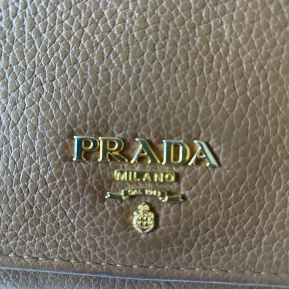 Gorgeous, authentic Prada camel leather wallet - Picture 12 of 14